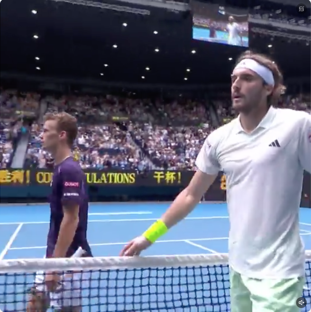 Τσιτσιπάς: Επιβλητική νίκη και πρόκριση στους «16» του Australian Open (VIDEO)